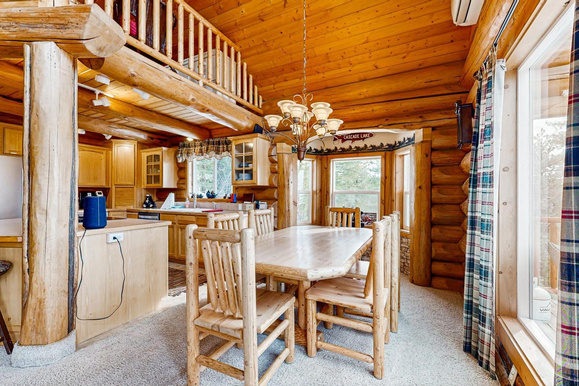Cascade Lakeview Log Cabin Exterior photo